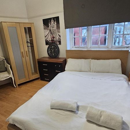 London Edgware Station Apartment Extérieur photo