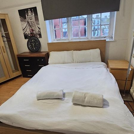 London Edgware Station Apartment Extérieur photo