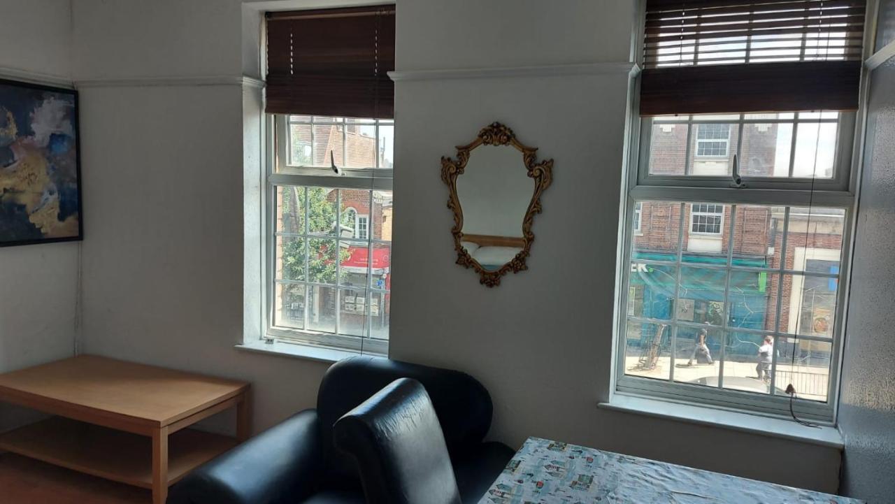London Edgware Station Apartment Extérieur photo