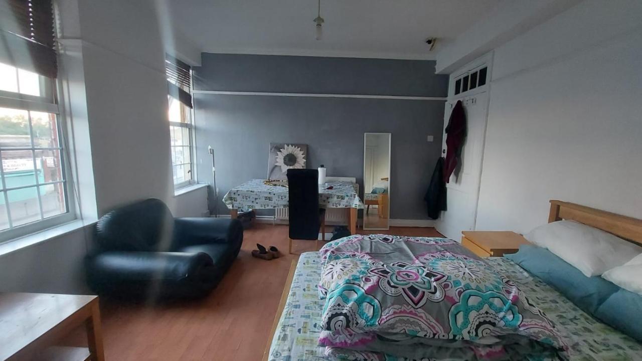 London Edgware Station Apartment Extérieur photo